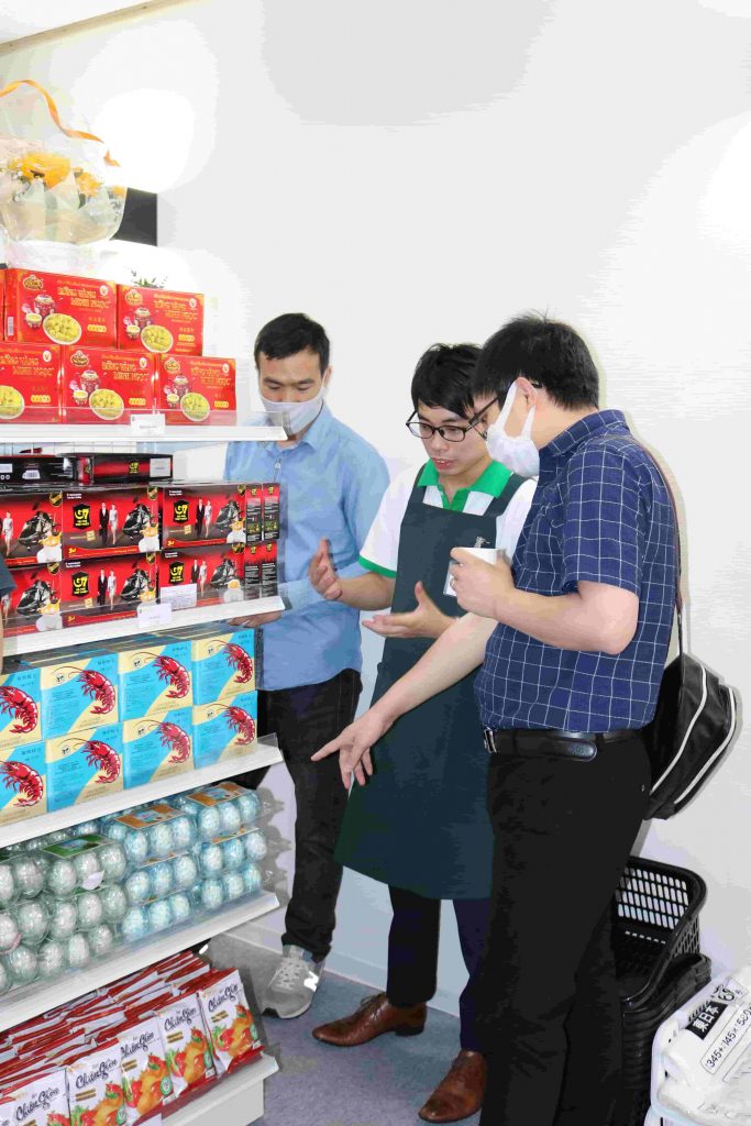 Tư vấn tận tình cho khách hàng