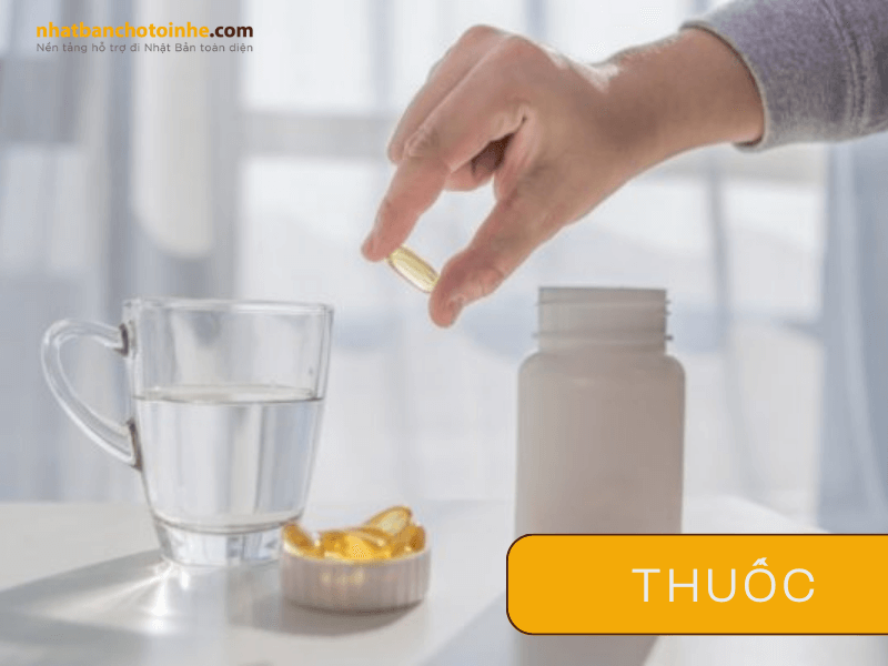 Mang theo vitamin và thuốc