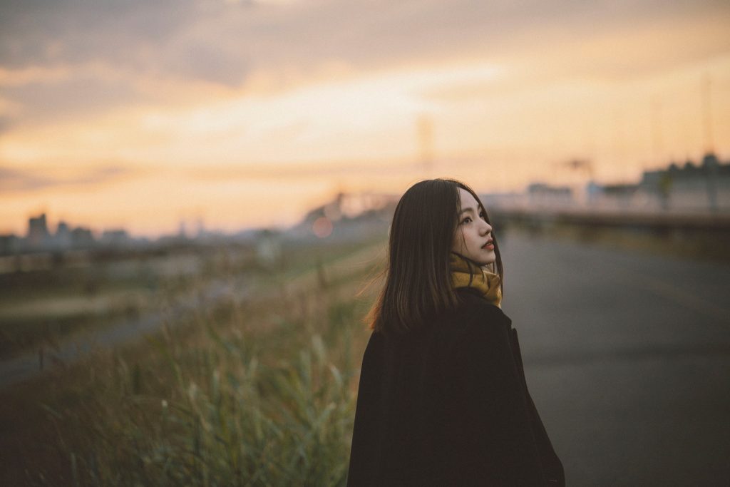 Sang Nhật là tạm biệt quê hương, rời xa gia đình bạn bè để đến một vùng đất mới