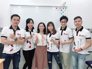 Hình 1. Giảng viên cùng Học Sinh Trường Nhật Ngữ JVC Academy
